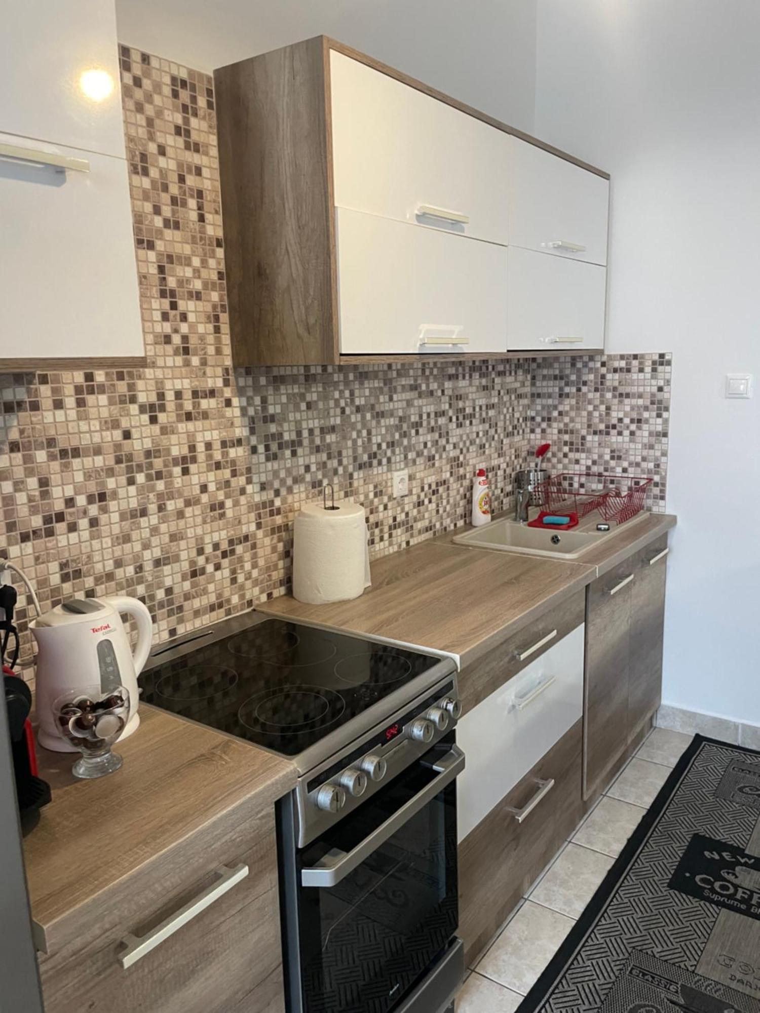 Palank Apartman Мошонмадяровар Екстер'єр фото