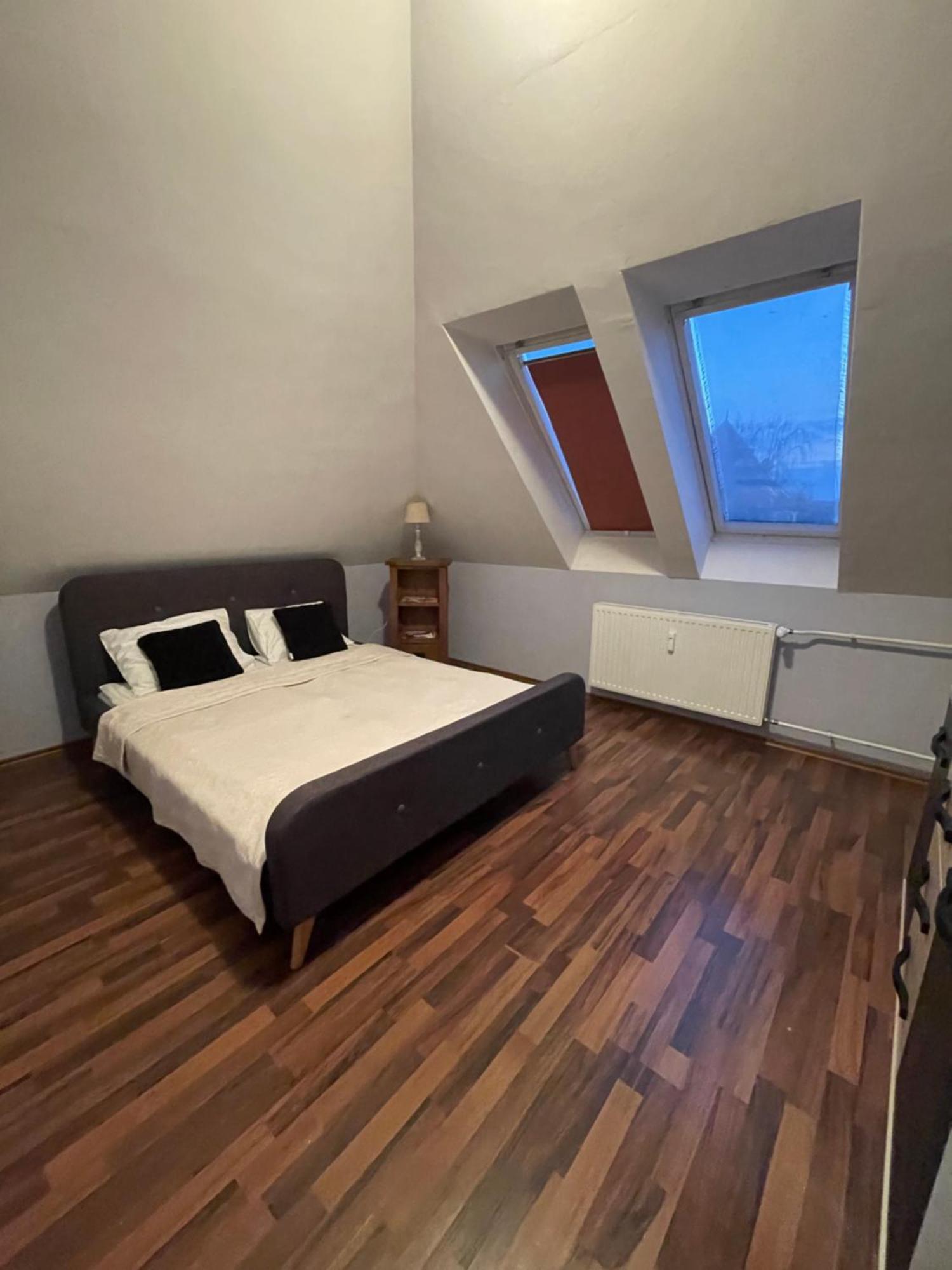 Palank Apartman Мошонмадяровар Екстер'єр фото