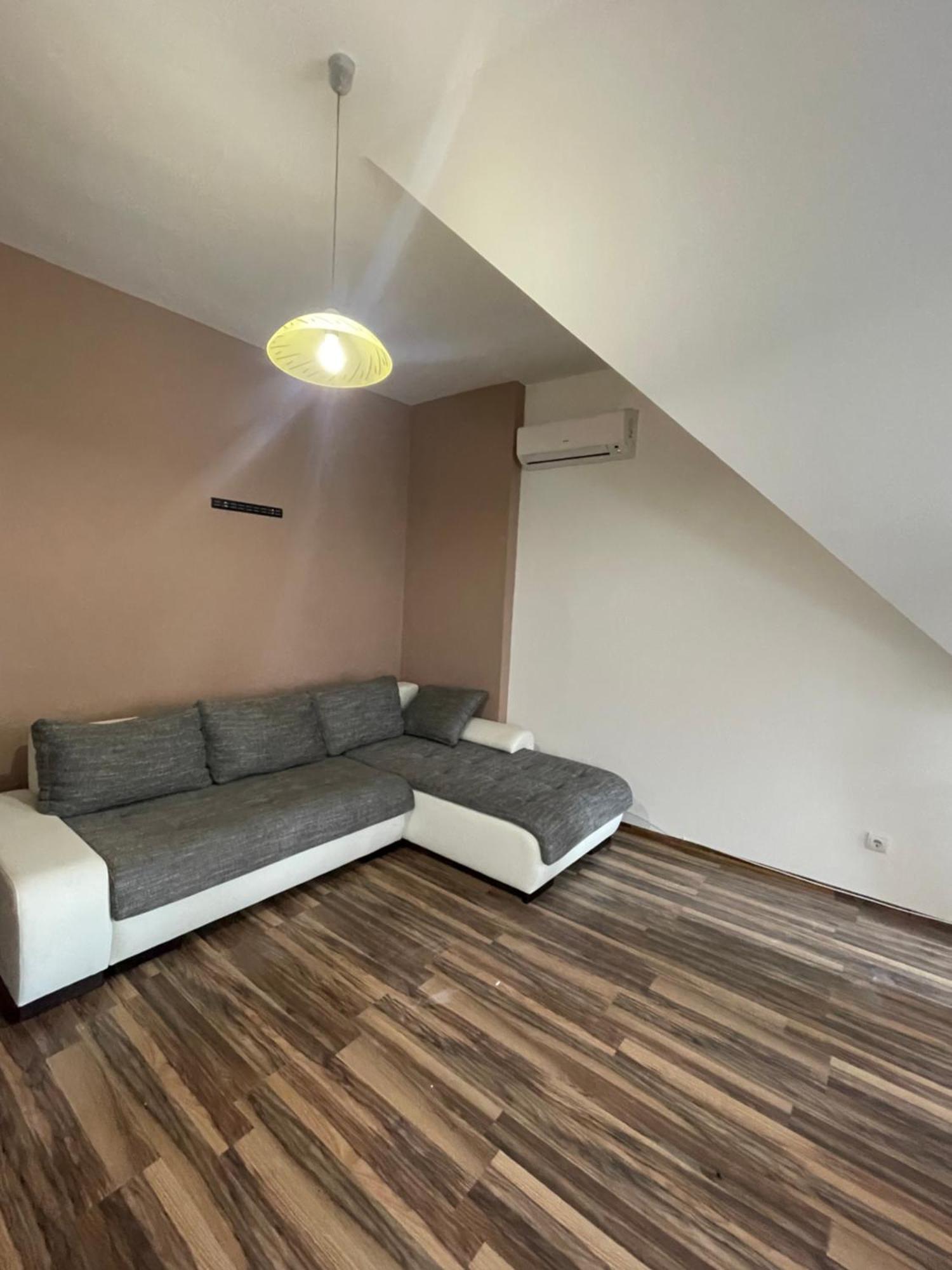Palank Apartman Мошонмадяровар Екстер'єр фото